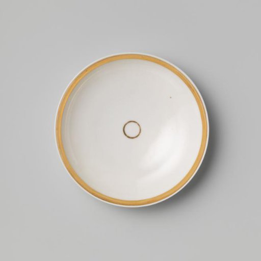 Saucer with a medallion and gold border