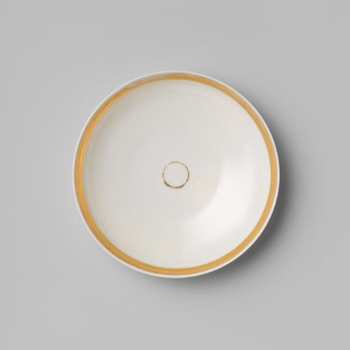 Saucer with a medallion and gold border