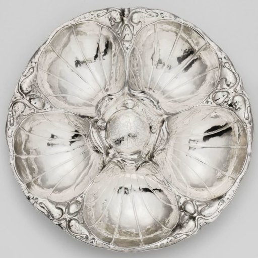 Bowl with five shell-shaped sections
