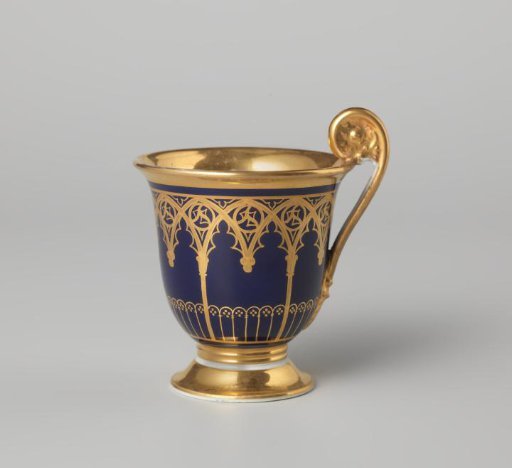 Cup with a gothic arcade decoration