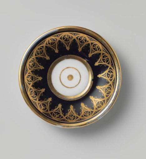 Saucer with a gothic arcade decoration