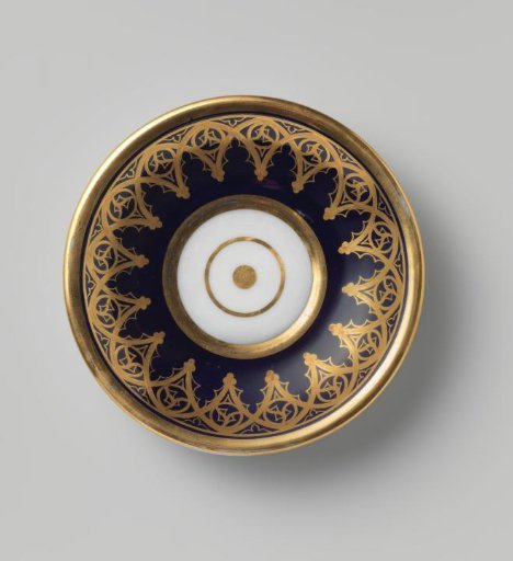 Saucer with a gothic arcade decoration