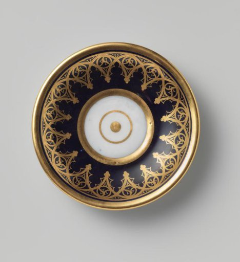 Saucer with a gothic arcade decoration