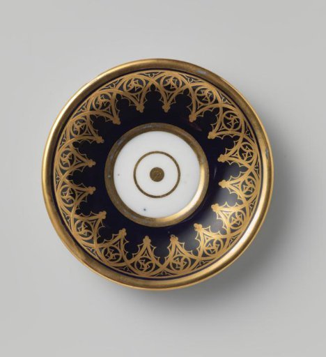 Saucer with a gothic arcade decoration