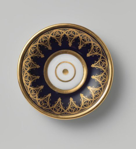 Saucer with a gothic arcade decoration