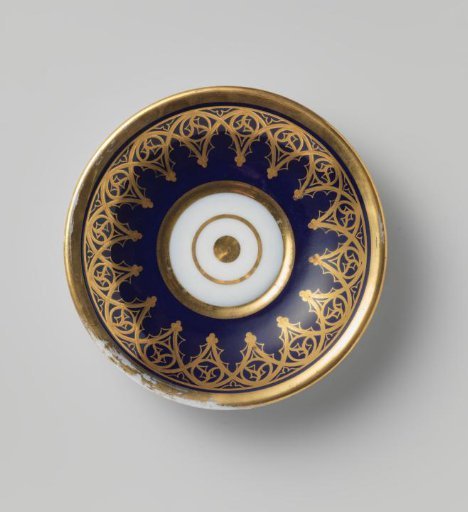 Saucer with a gothic arcade decoration