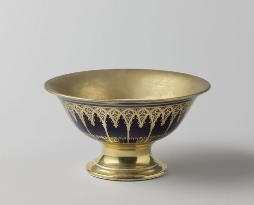 Cup with a gothic arcade decoration