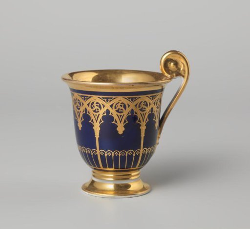 Cup with a gothic arcade decoration