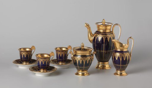 Coffee and tea service with a gothic arcade decoration