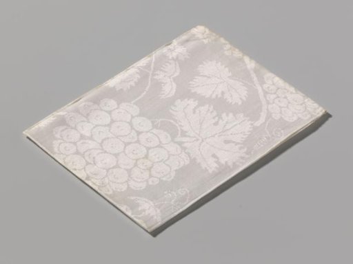 Napkin with grapevines and the arms of Nassau, Schagen, Hornes and Ghiennes. Marked AVB 13.