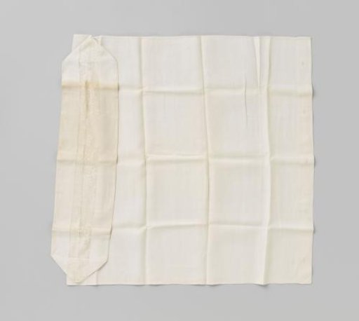 Linen lace with bobbin lace entre-deux
