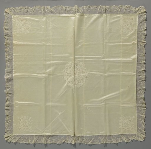 Baptismal veil of tulle embroidery