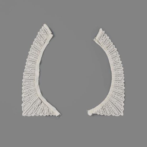 Collar with white work between godrons in openwork