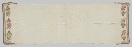 Long shawl of finely woven ecru-coloured cotton with at both ends three multicoloured embroideries with gold thread and a narrow strip of gold lace along the edge