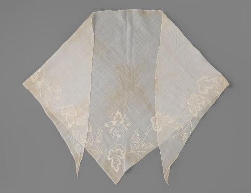 Fichu of cotton cheesecloth, triangular, decorated with a floral border tamboured with white cotton