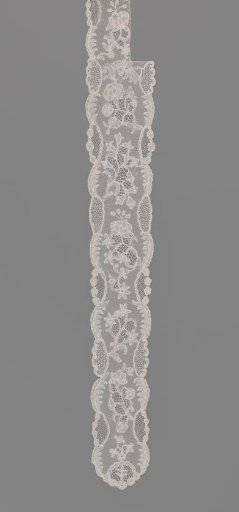 Strip with two Brussels bobbin lace barbes
