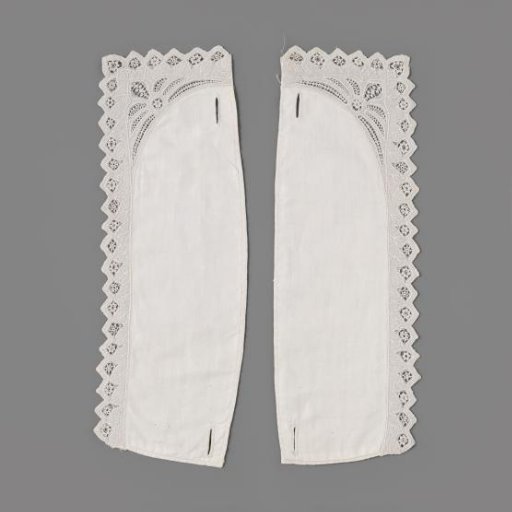Linen batiste cuff adorned with embroidery