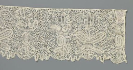 Strip bobbin lace with symmetrical composition with butterfly-shaped motif in center and surrounded by eyelet loops