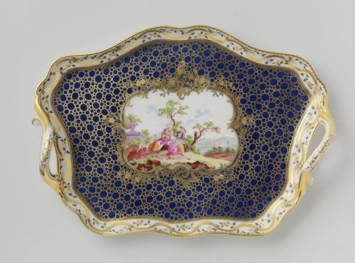 Tray with a group in a landscape