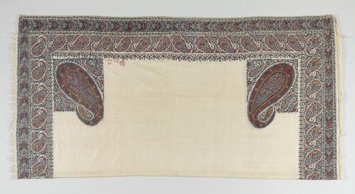 Square shawl with mirror of natural wool, with multicoloured botas in the corners and around a double band botas and flowers