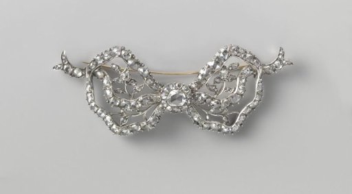 Bow-shaped Brooch