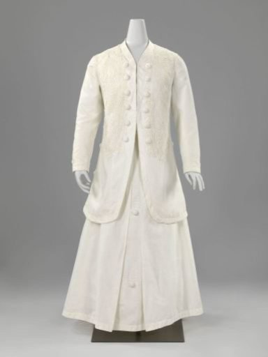 Mantle suit