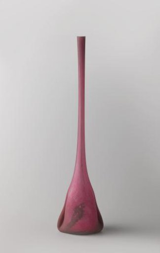 Vase with molten glass powder in purple-red