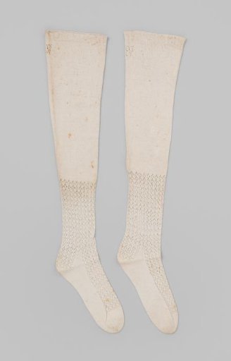 Knitted white cotton stocking with openwork heel and plain calf, with a narrow border at the top