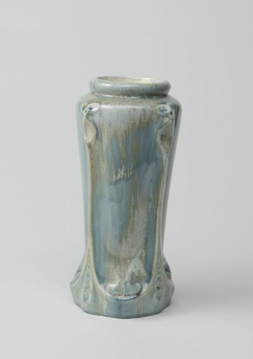 Vase with four ribs on the body and a light blue, silver-spotted glaze