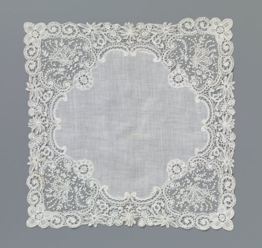 Handkerchief of batiste with a border of mixed lace with heart-shaped medallions in the corners