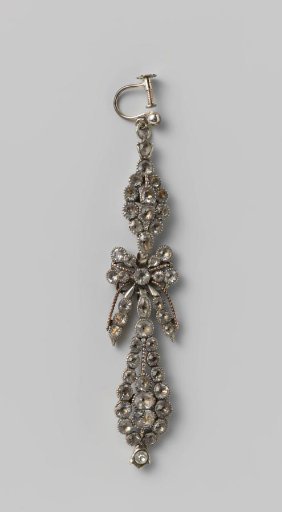 Rhinestone earring