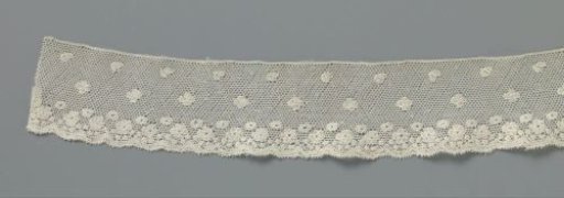 Strip of Bobbin Lace with Four-leaf Clover and Rosette Border