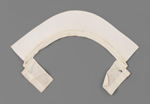 Starched Linen Collar, Belonging to the Nurse's Uniform of a Deaconess