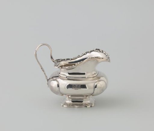 Milk jug with the alliance coat of arms Nagel-Pallandt