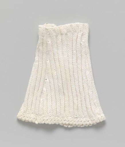 Skirt, close-fitting model, knitted, with decreases