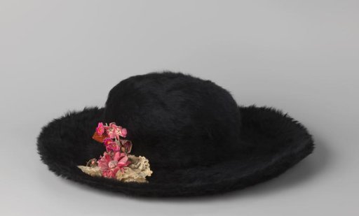 Hat of black castor, cartwheel model, lining cap with drawband