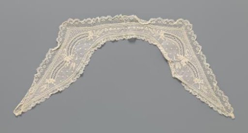 Shawl Collar of Batiste with Embroidery of Wheat Ears and Incrustations of Machine-Made Lace in the Form of Two Flat Arches at Each Point