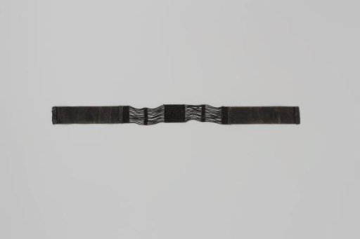 Neck ribbon of black silk, with a front piece of gimp