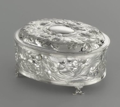 Box, oval, decorated with chased flowers
