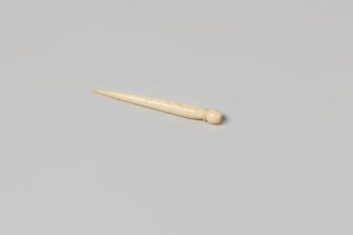 Awl of Bone with a Round Knob and Collar Profile