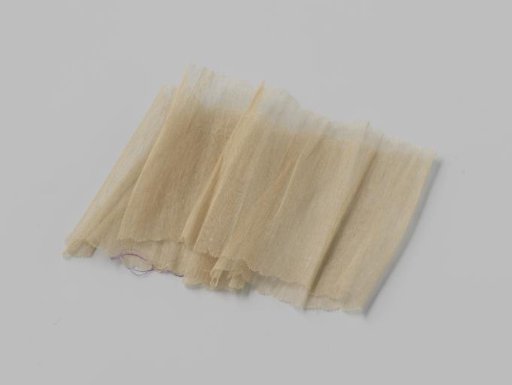 Strip of parasol gauze, ecru, cut in scallops