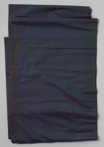 Strip of figured taffeta in purple-green