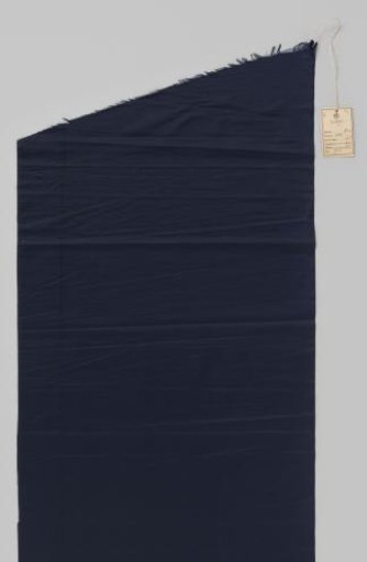 Piece of dark blue silk, Surah type