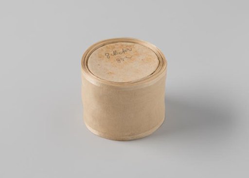 Ribbon of cream-coloured gauze, 8 metres