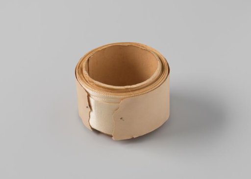 Roll with cream-colored silk satin ribbon