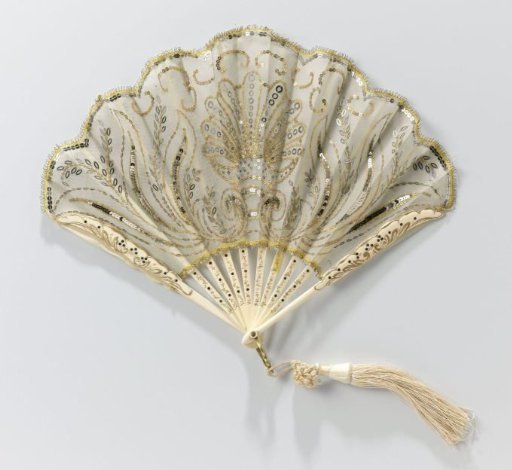 Folding fan with leaf of gauze depicting gold- and silver-coloured lovers, on mount of ivory(?)