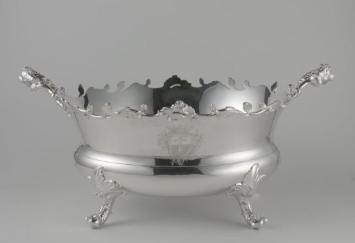 Silver Cooling Vat, Oval, on Four Curved Legs. Engraved Coats of Arms on the Vaulted Wall at the Front and Back.