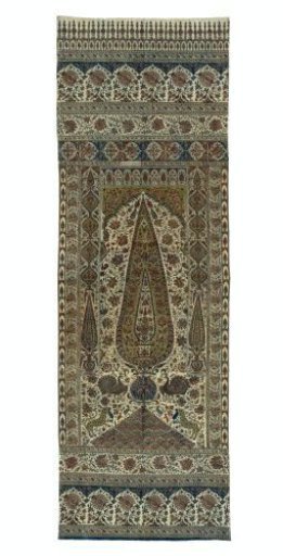 Bedspread with a Cypress-Shaped Tree Pattern