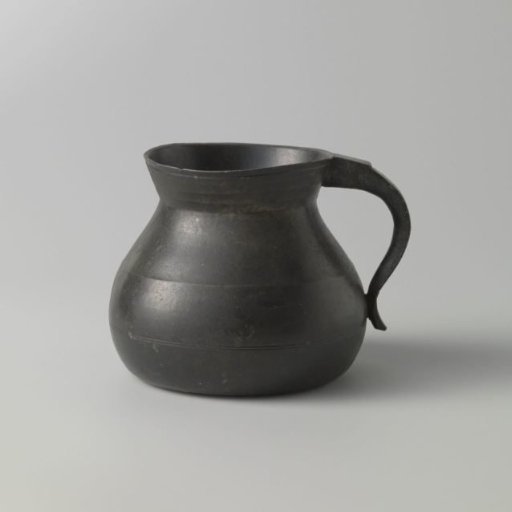Tin chamber pot with slanted rim