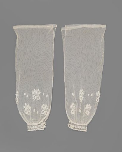 Under-sleeve with Embroidery of Roses